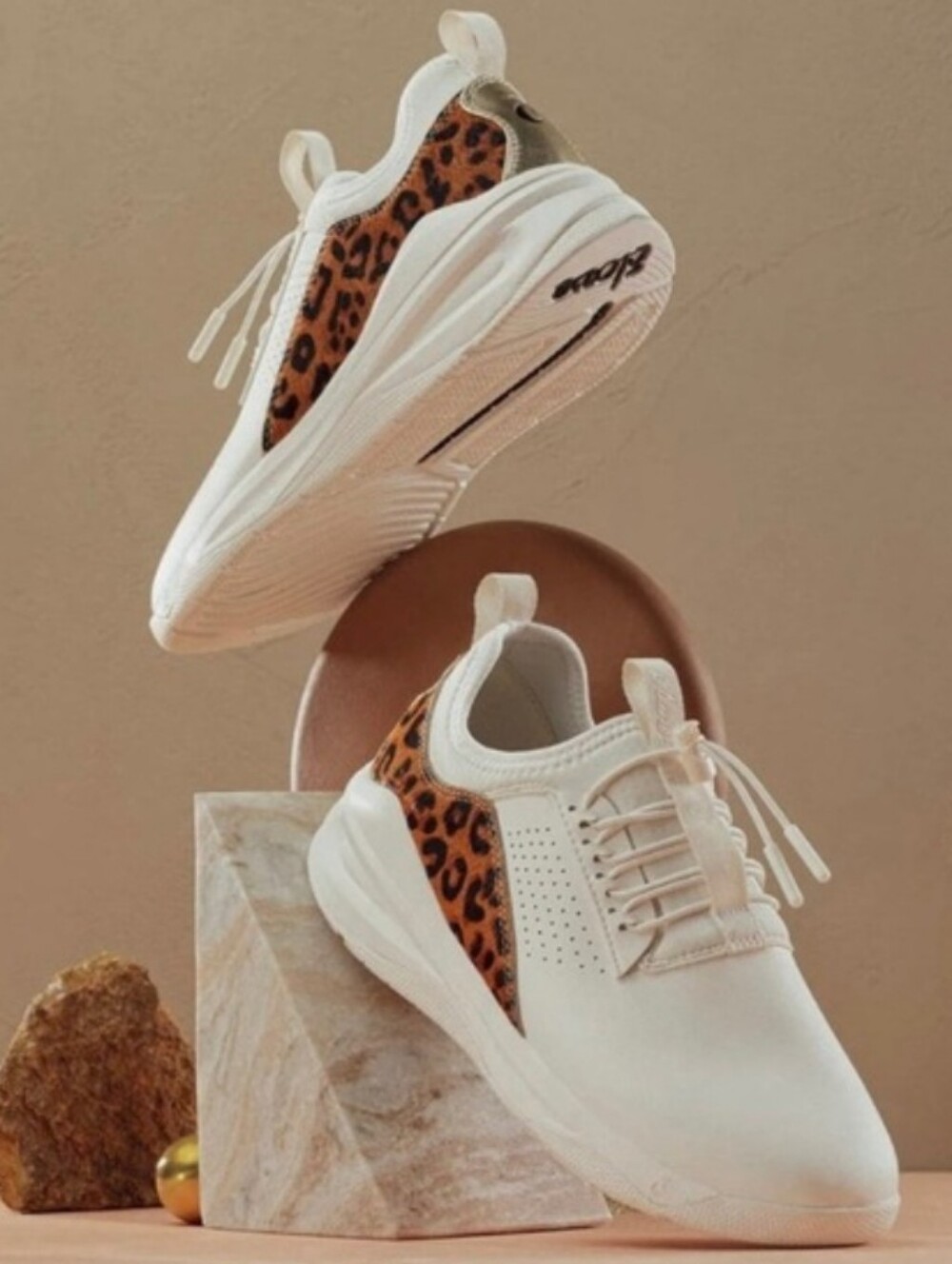 Clove Mens Classic Shoes Sneakers Healthcare Nursing Leopard White Leopard Sz 12